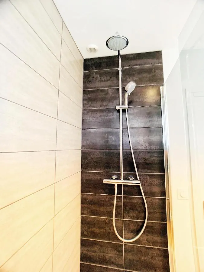 Appartement De Gout T3 42M2 Residence Calme Privee Avec Parking Au Centre De ואנה צרפת